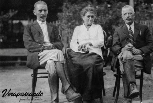 Jorge Wagner (derecha); su esposa María Polak en el centro. 1924 posible fecha.
¿Alguien puede corroborar si el de la izquierda es Jorge Boehm?
Colaboración de: Tomás Heger Wagner