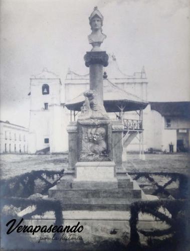 19. ESTATUA DE MINERVA 1912
Colección fotográfica privada Hugo Rodríguez
