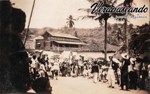 Procesión en algún municipio de Alta Verapaz ¿ Cahabón?1930