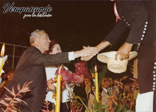 Presidente Kjell Eugenio Laugerud García y Hellen Lossi de LaugerudIX Festival Folklórico 1978