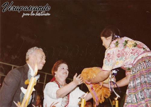 Presidente Kjell Eugenio Laugerud García y Hellen Lossi de LaugerudIX Festival Folklórico 1978