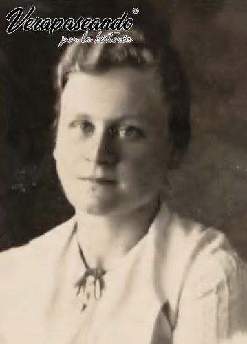 Hildegard Gregg
1933