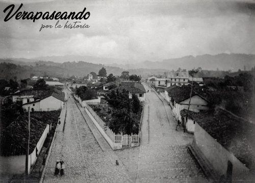 El oeste de Cobán visto desde la torre del reloj.1905-15 aprox