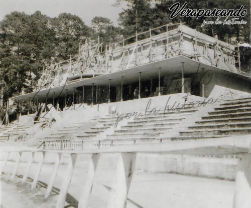 Construcción de la Tribuna Monja Blanca en el Estadio Verapaz
1960-69 aprox