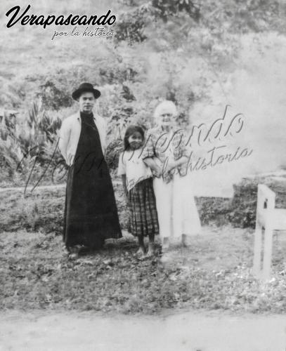 Padre Pinto, Isabel Klarc y Ana Roth en Samac
