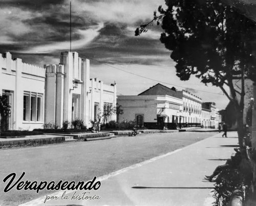 Municipalidad de Cobán y Almacén el Gallo1945-55 aprox
