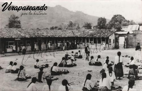 Mercado de San Cristóbal Verapaz
1945