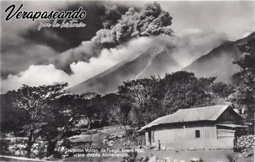 Erupción del Volcán de Fuego visto desde Alotenango.1932