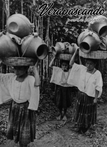 Vendedoras de tinajas.Chamelco 1945