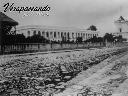 No. 14 El Parque Central con baranda 1915