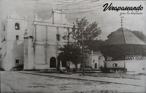 No. 5-6 La Catedral y el kiosko 1929